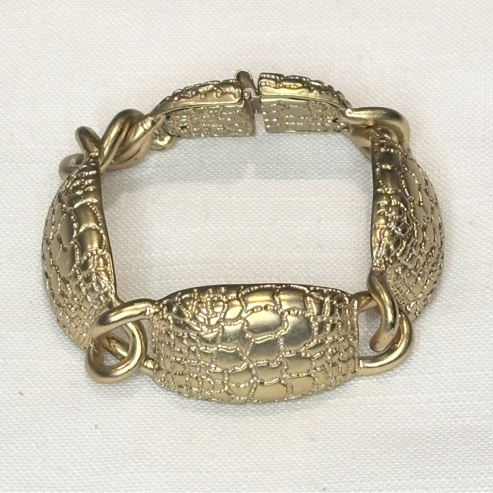Talbots Bracelet 7.5 in Chunky Gold Tone Croc Pattern Chain Link Lightweight